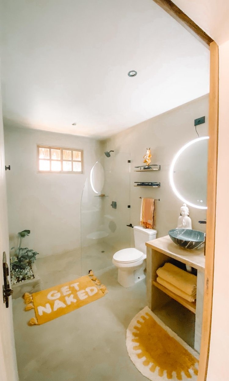 "Sample bathroom"