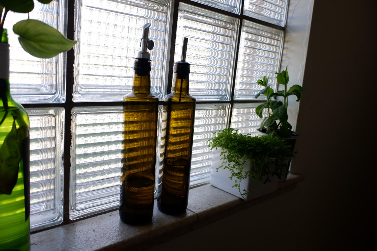 Glass oil bottles